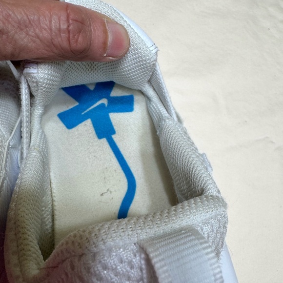 Nike White Slip-On Shoes - Picture 3 of 12